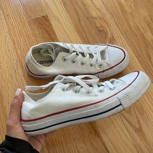 White converse Women’s size  5.5